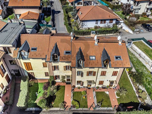casa indipendente in vendita a Bregnano