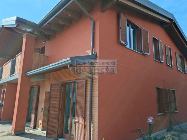 casa indipendente in vendita a Bregnano
