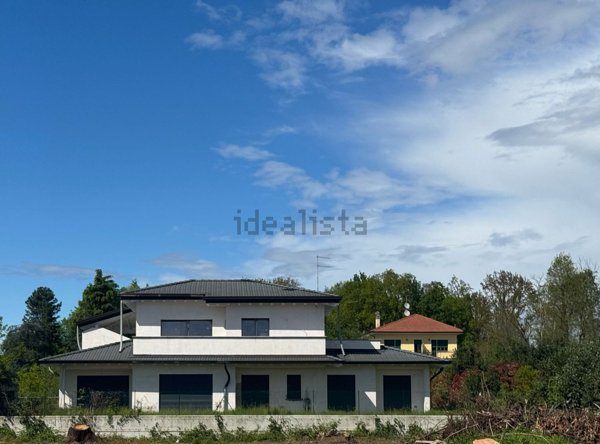 casa indipendente in vendita a Bregnano in zona San Michele