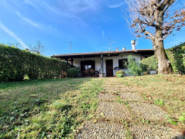 casa indipendente in vendita a Bregnano