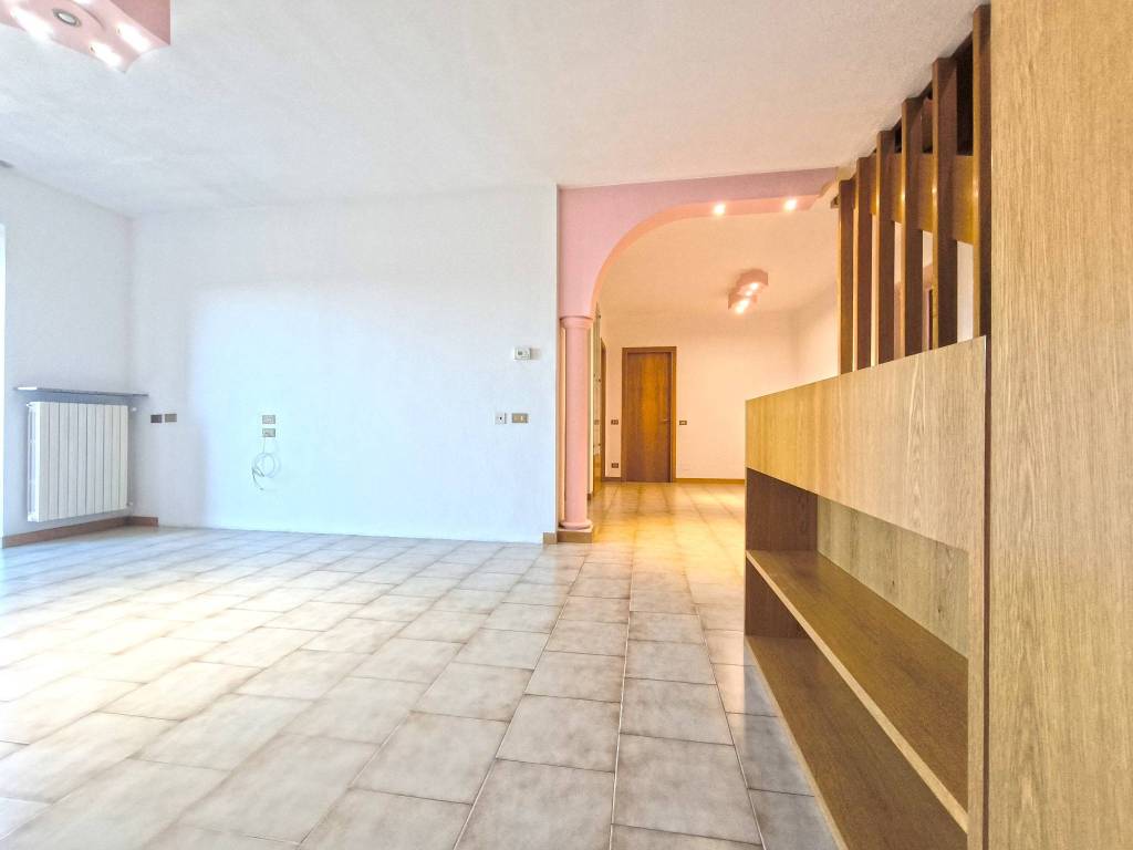 appartamento in vendita a Bregnano in zona San Giorgio