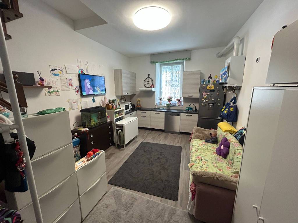 appartamento in vendita a Bregnano in zona San Giorgio