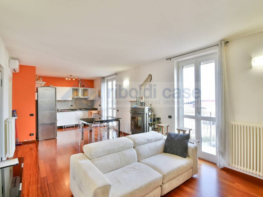 appartamento in vendita a Bregnano in zona San Michele