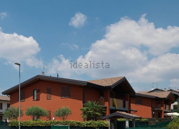 casa indipendente in vendita a Bregnano