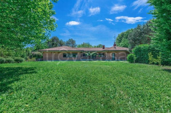 casa indipendente in vendita a Bregnano