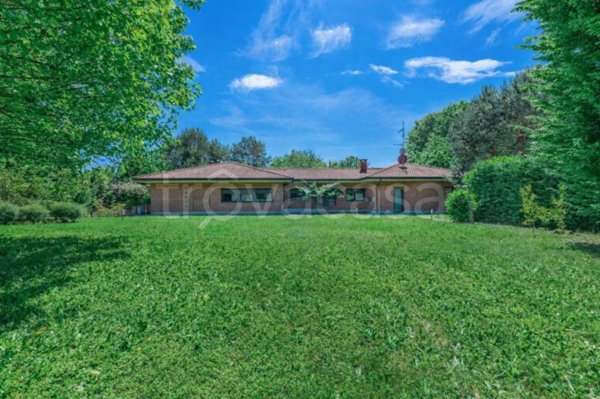 casa indipendente in vendita a Bregnano