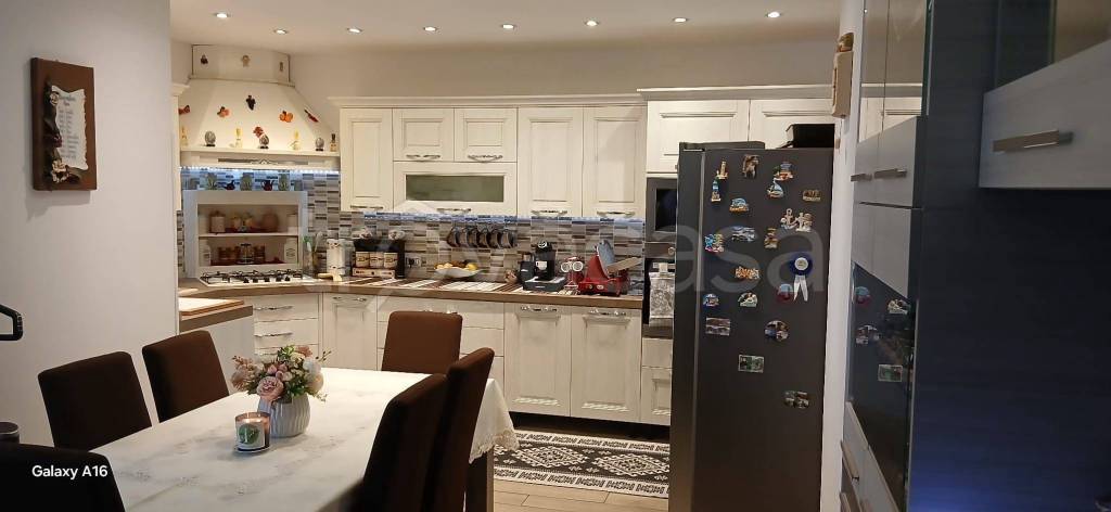 casa indipendente in vendita a Bregnano in zona San Rocco