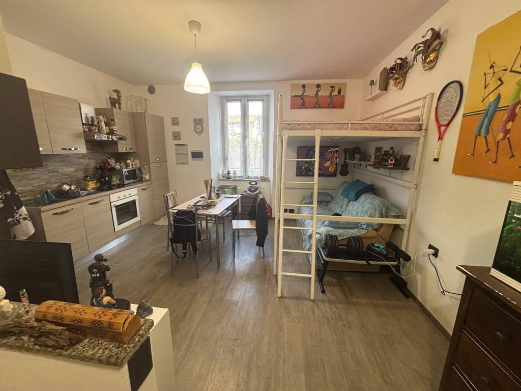 appartamento in vendita a Bregnano in zona San Michele