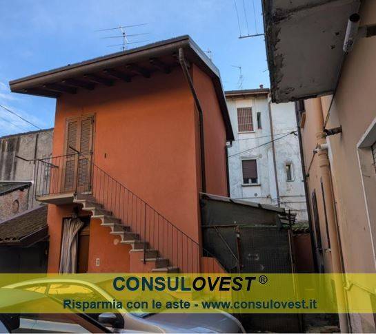 casa indipendente in vendita a Bregnano