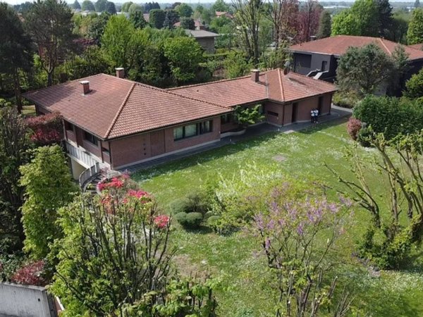 casa indipendente in vendita a Bregnano in zona San Michele