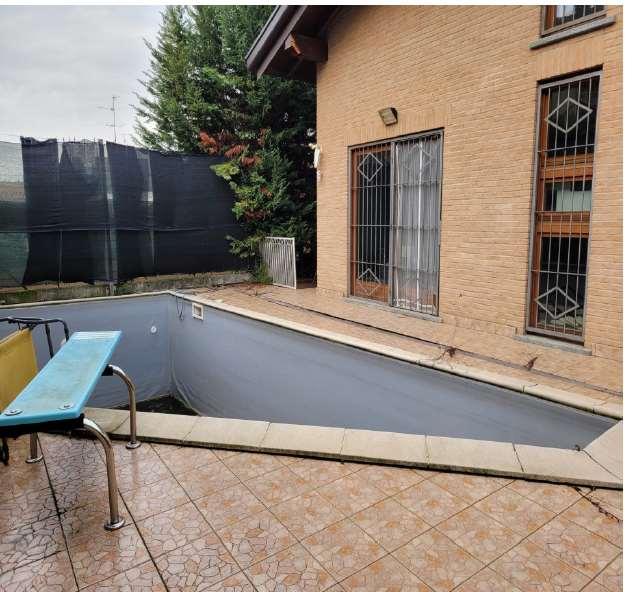 casa indipendente in vendita a Bregnano