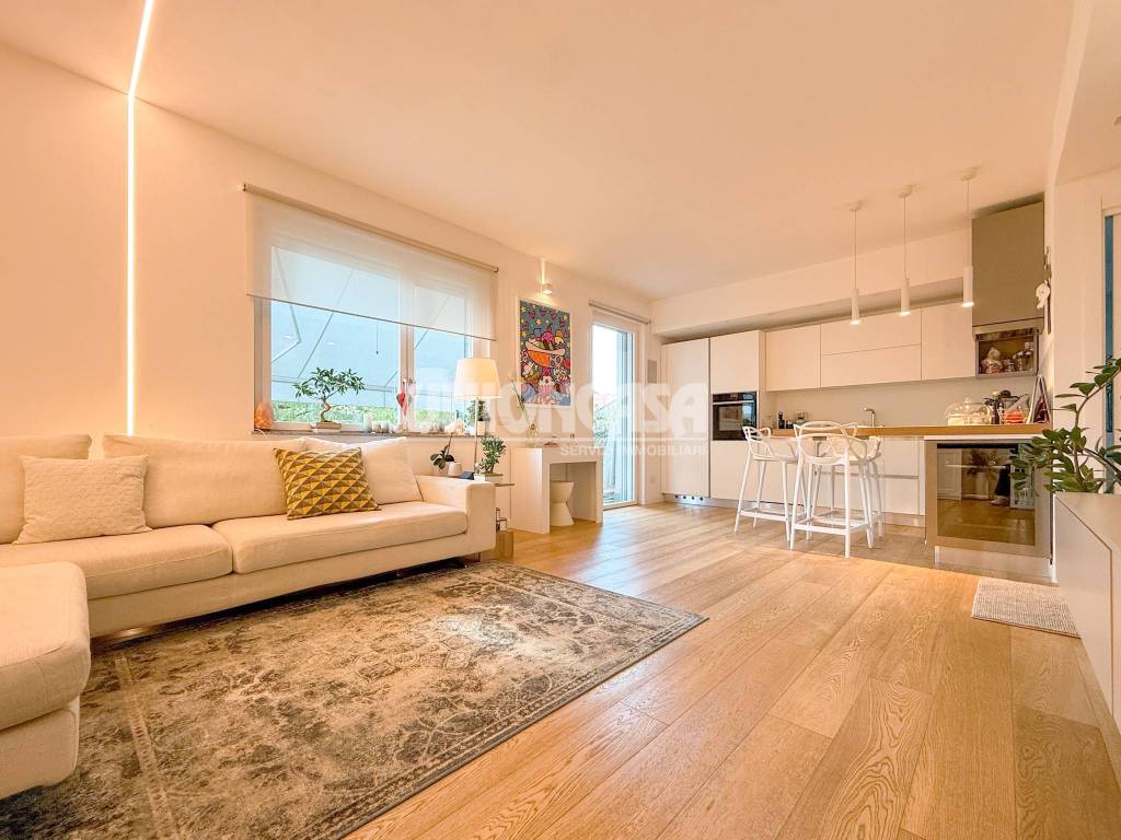 casa indipendente in vendita a Bregnano in zona San Michele