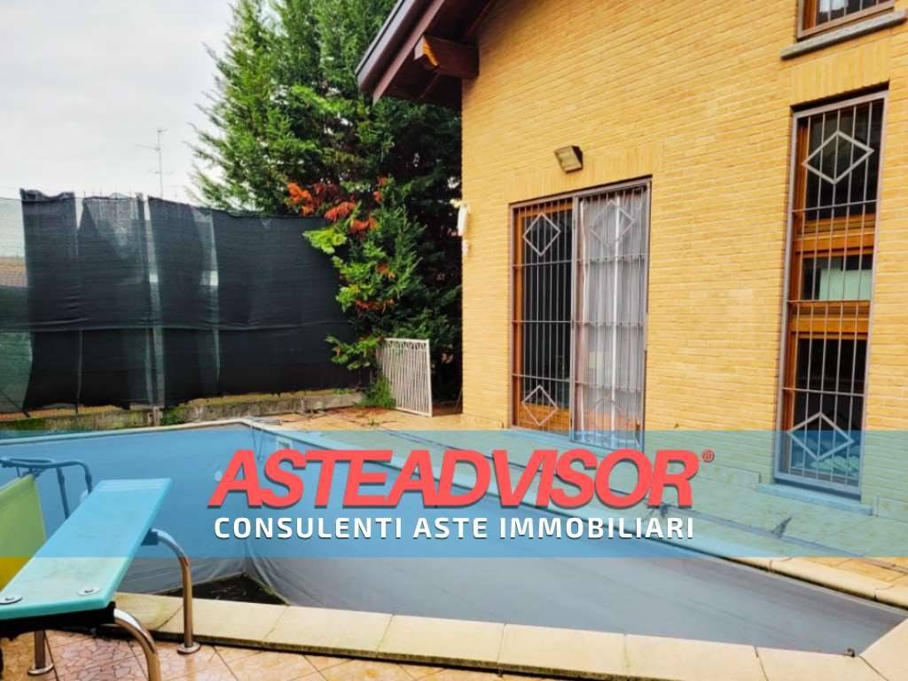 casa indipendente in vendita a Bregnano