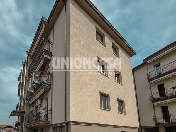 appartamento in vendita a Bregnano in zona San Michele