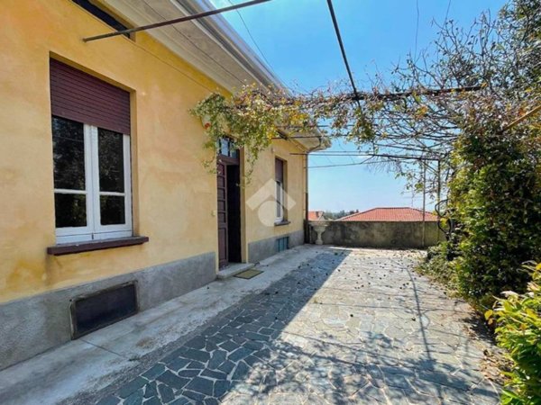 appartamento in vendita a Bregnano in zona San Michele