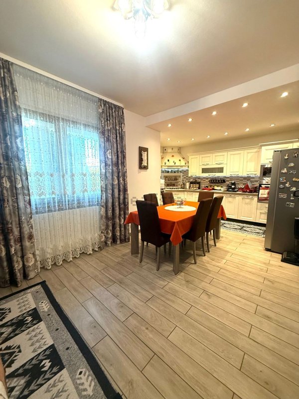 casa indipendente in vendita a Bregnano in zona San Michele