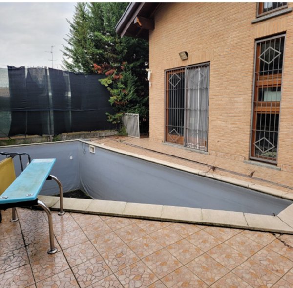 casa indipendente in vendita a Bregnano