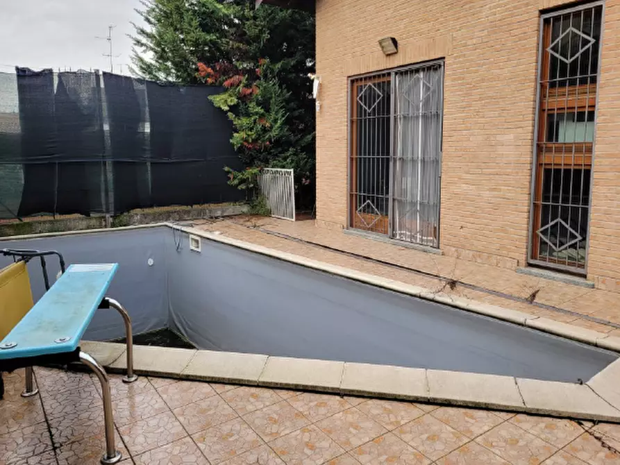 casa indipendente in vendita a Bregnano