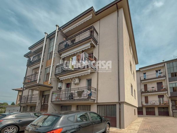 appartamento in vendita a Bregnano in zona San Michele