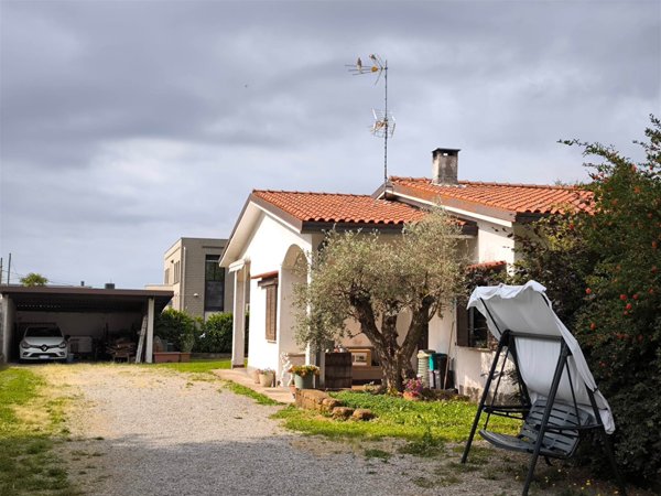 casa indipendente in vendita a Bregnano in zona San Rocco