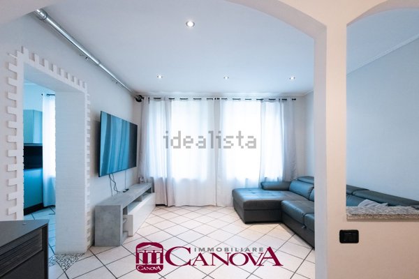 appartamento in vendita a Bregnano in zona Menegardo