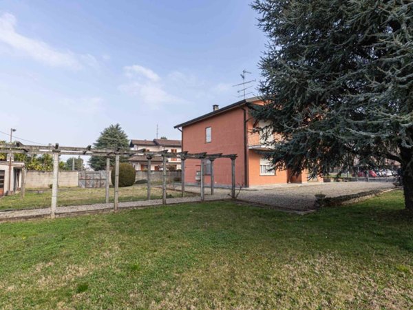 casa indipendente in vendita a Bregnano in zona San Giorgio