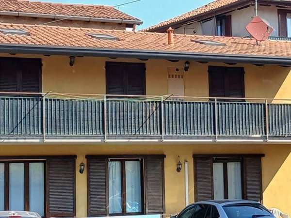 appartamento in vendita a Bregnano in zona San Michele