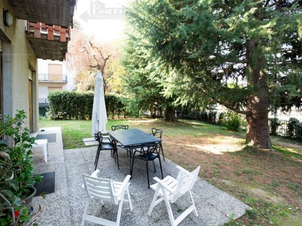 casa indipendente in vendita a Brenna