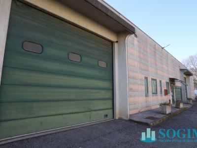 locale di sgombero in vendita a Brenna