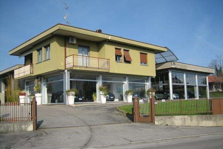 casa indipendente in vendita a Brenna