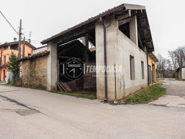 casale in vendita a Brenna