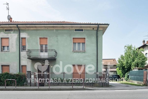casa indipendente in vendita a Brenna