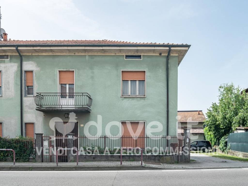 casa indipendente in vendita a Brenna