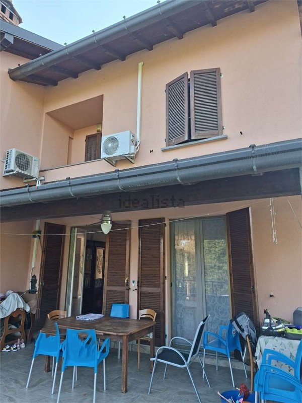 casa indipendente in vendita a Brenna