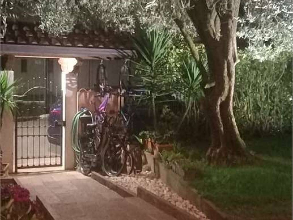 casa indipendente in vendita a Brenna