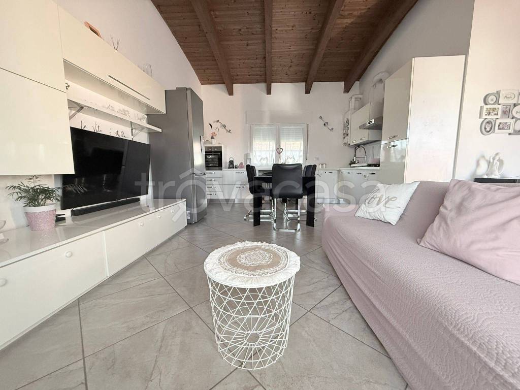 appartamento in vendita a Brenna