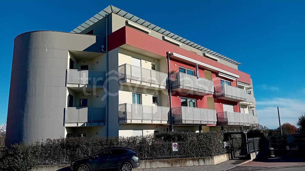 appartamento in vendita a Brenna