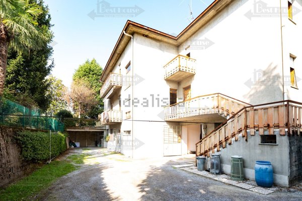 casa indipendente in vendita a Brenna