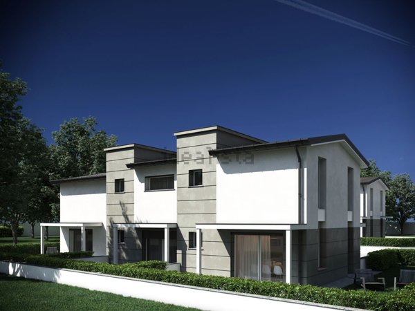 casa indipendente in vendita a Brenna