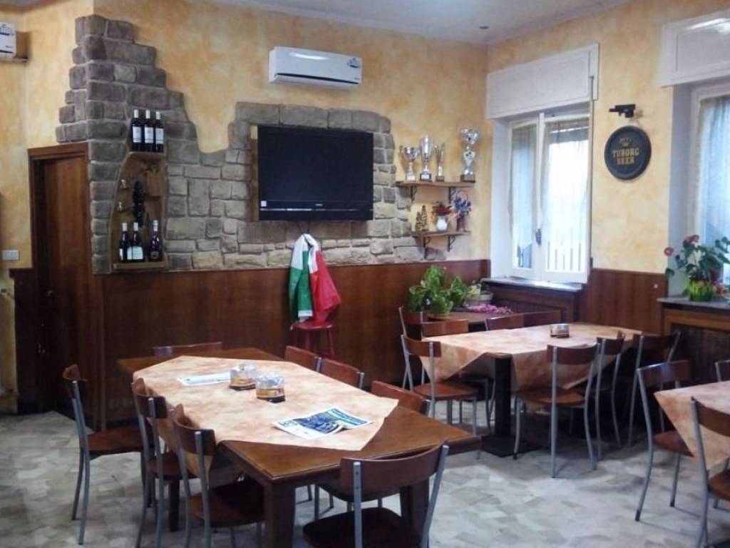 negozio in vendita a Brenna