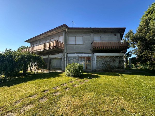 casa indipendente in vendita a Brenna