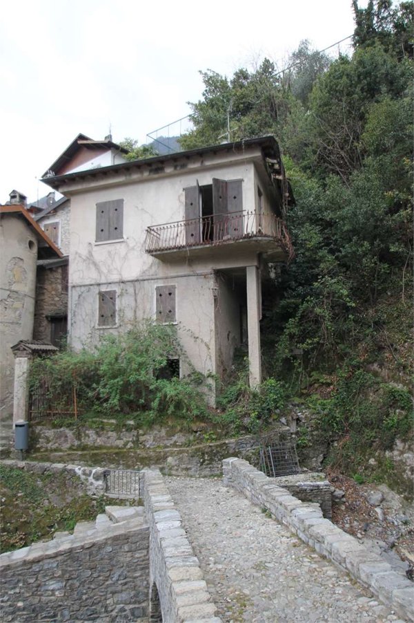 casa indipendente in vendita a Brienno