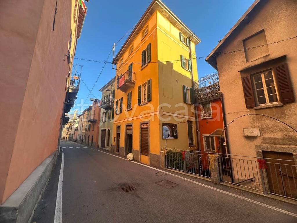 casa indipendente in vendita a Brienno