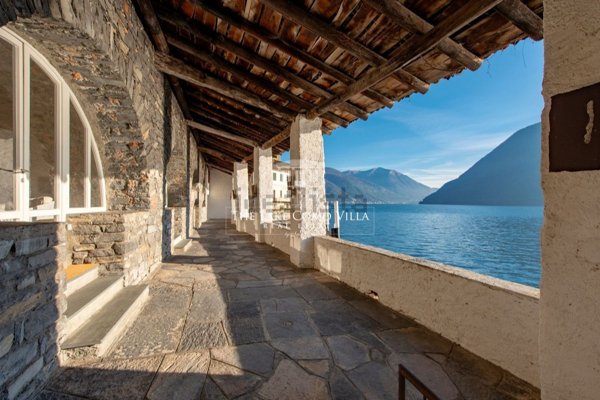 intera palazzina in vendita a Brienno