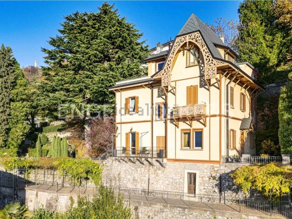 casa indipendente in vendita a Brunate