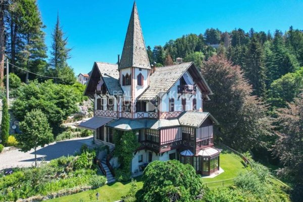 villa in vendita a Brunate in zona San Maurizio
