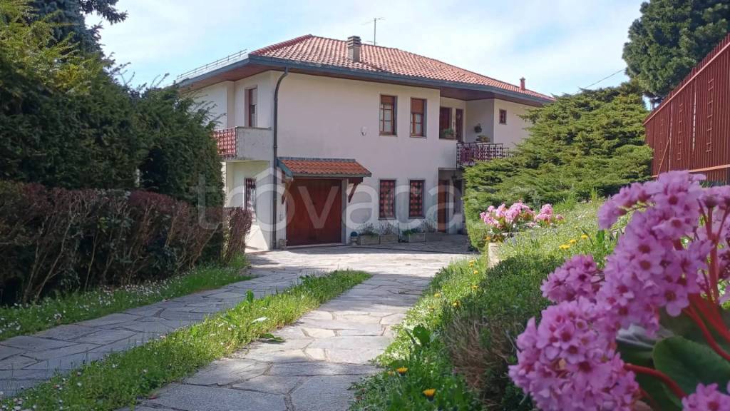 casa indipendente in vendita a Brunate