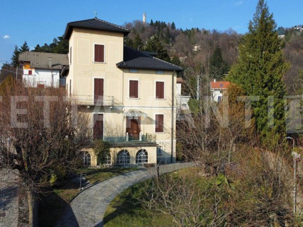 casa indipendente in vendita a Brunate