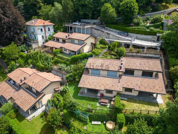 casa indipendente in vendita a Brunate