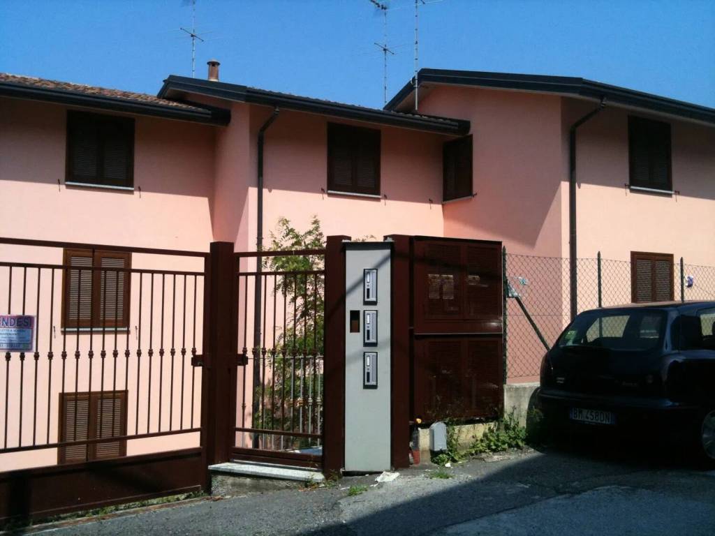 casa indipendente in vendita a Brunate